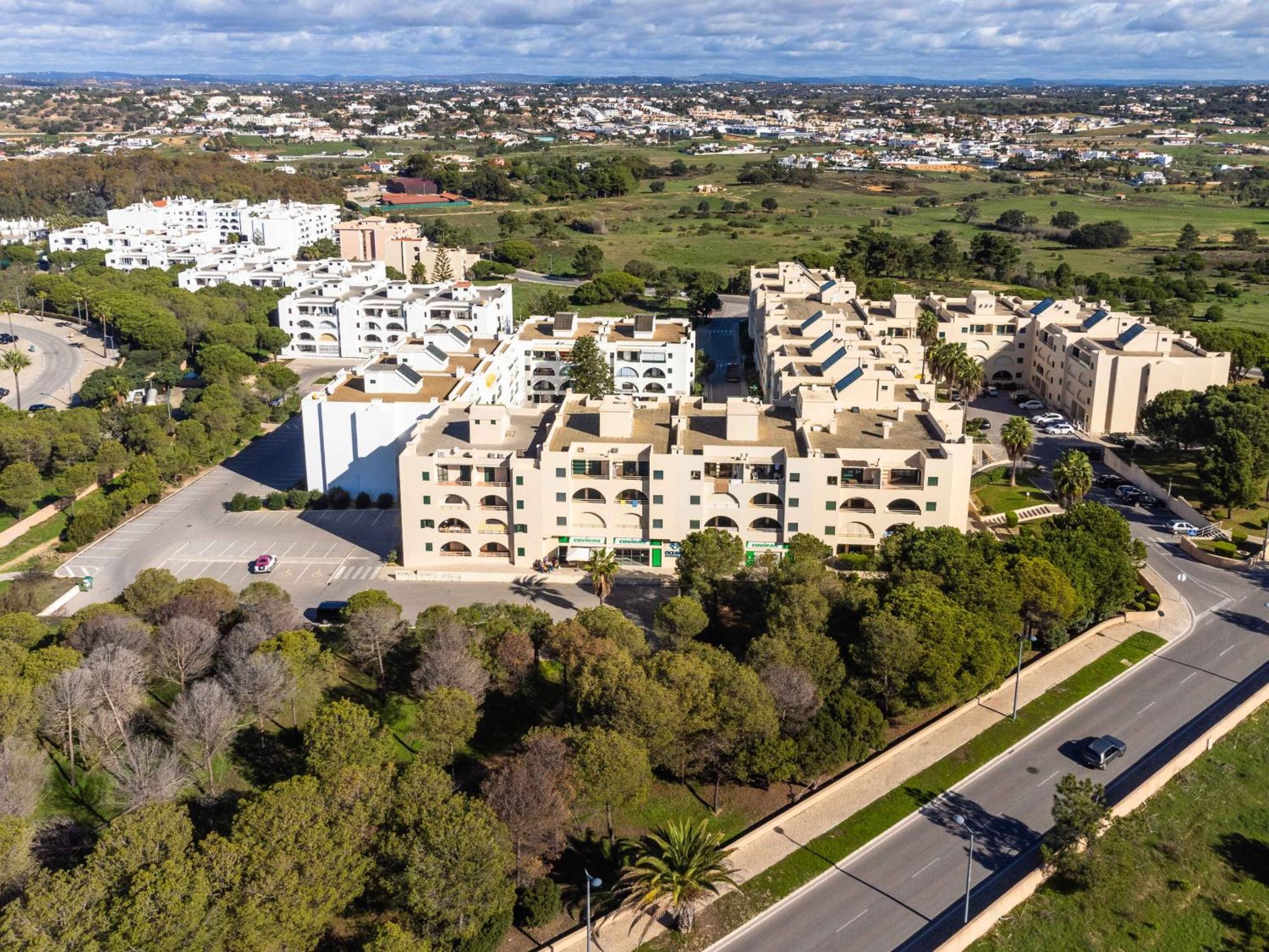 Salgados 1 Bedroom Apartment - 500M From The Beach Гия Екстериор снимка