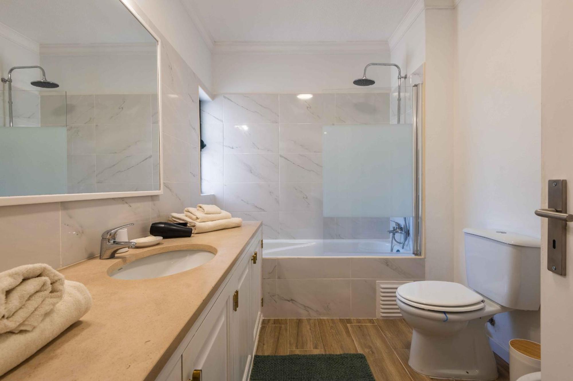 Salgados 1 Bedroom Apartment - 500M From The Beach Гия Екстериор снимка