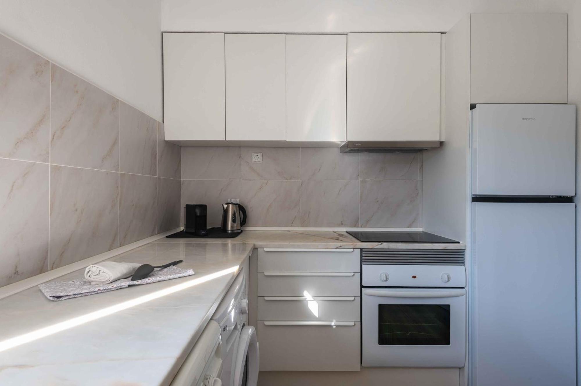 Salgados 1 Bedroom Apartment - 500M From The Beach Гия Екстериор снимка