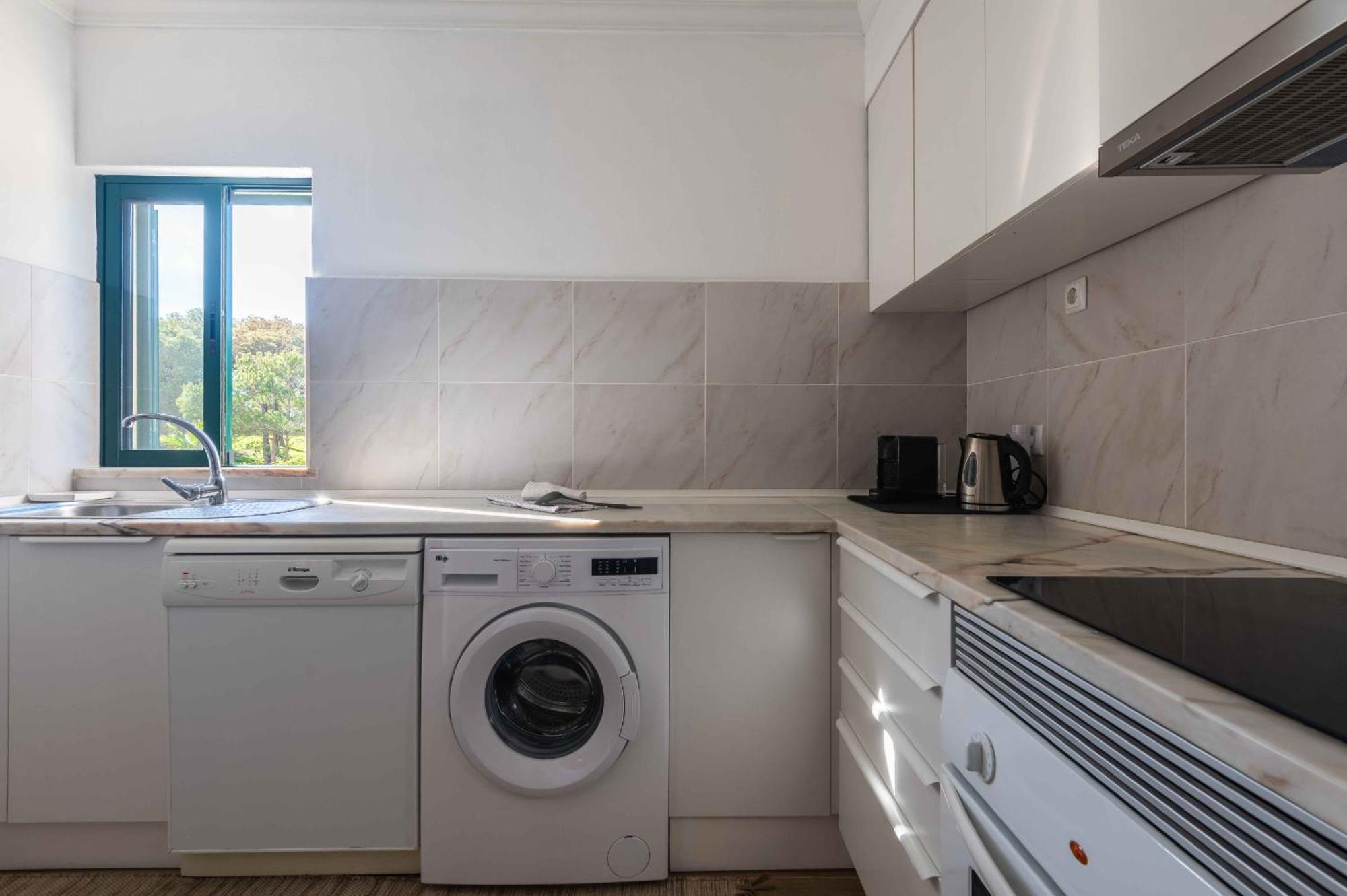 Salgados 1 Bedroom Apartment - 500M From The Beach Гия Екстериор снимка