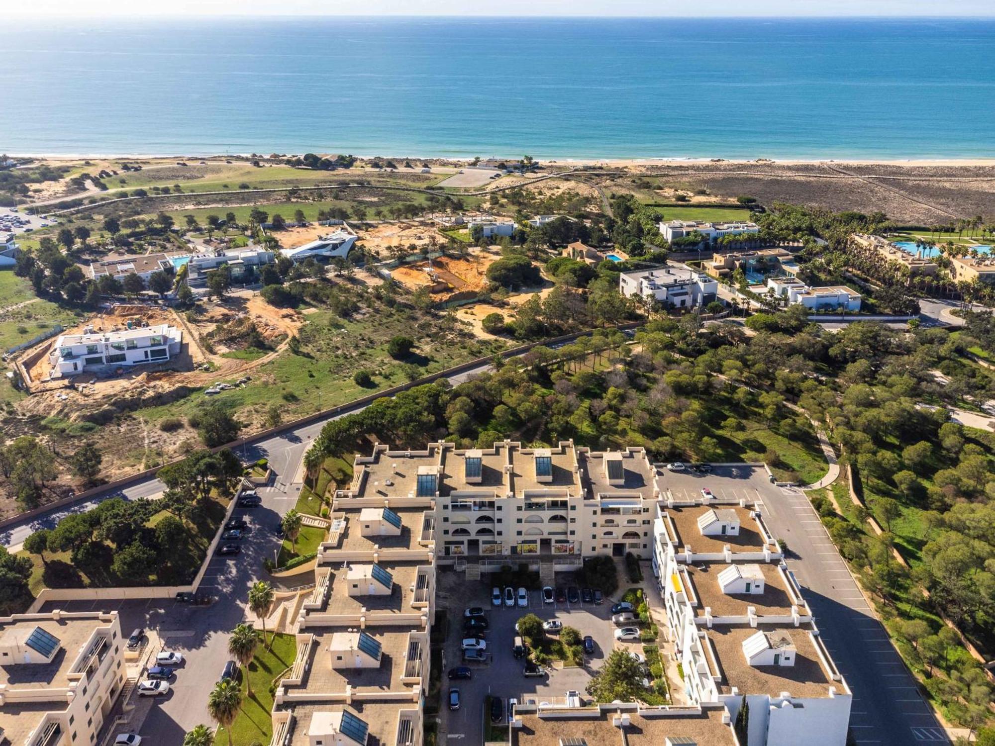 Salgados 1 Bedroom Apartment - 500M From The Beach Гия Екстериор снимка